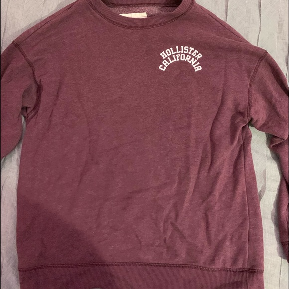 Hollister Crewneck - Picture 2 of 6
